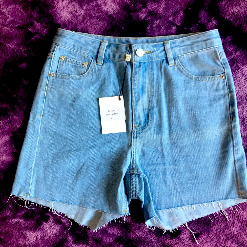 ByEgreis women Jean shorts size small